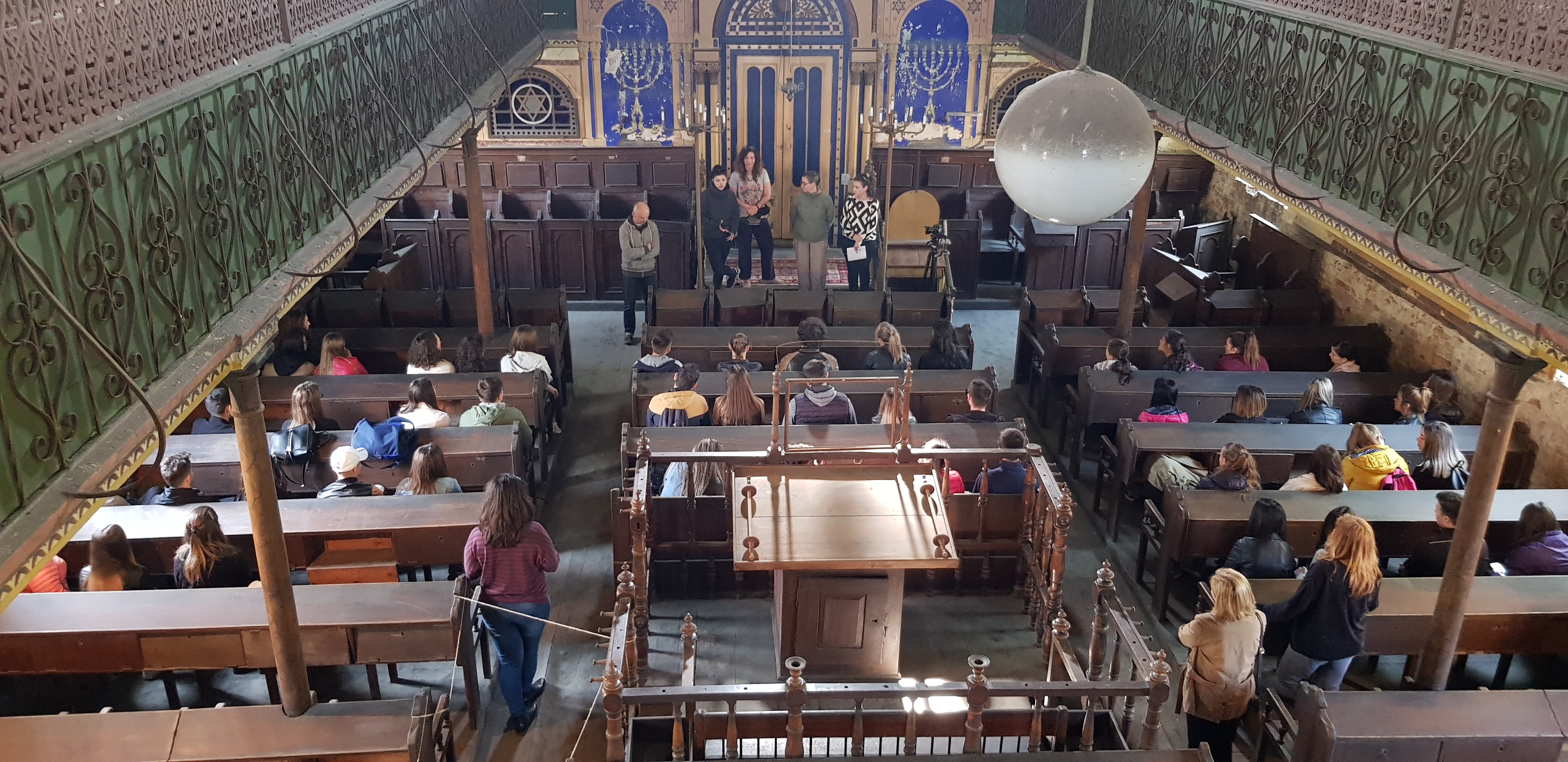 ATELIERE DE ARTĂ CU LICEENI/ EDUCATIONAL ART WORKSHOPS
